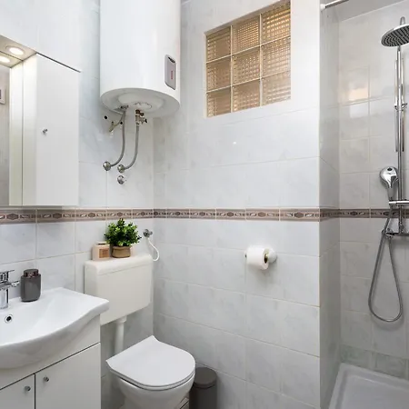 Apartment Marisan Seaview Funtana